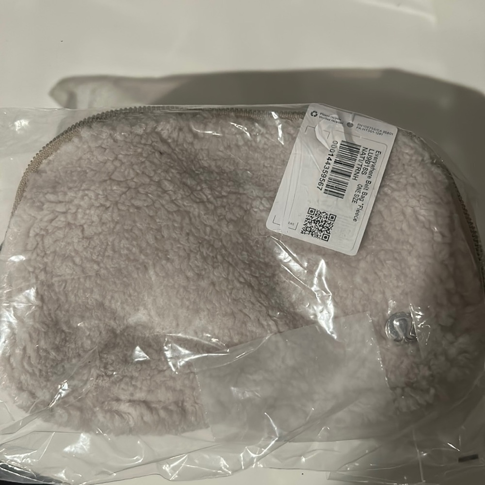 NWT Lululemon Everywhere Belt Bag White Opal with Silverhardware. 2022 Version